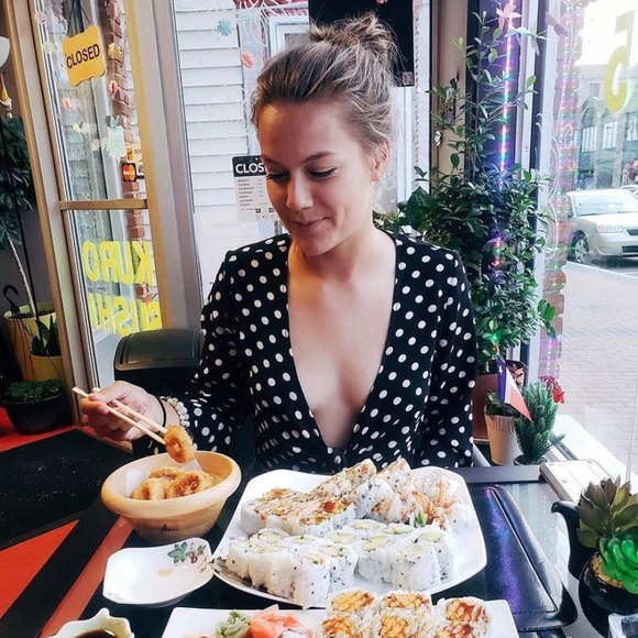 🐚 Polka Dot Plunging Top 🐚 - Picture 1 of 3